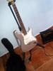 [Vendo] guitarra el�ctrica noveltes con amplificador y tripie. 00 (NEGOCIABLE) :D-foto0143.jpg